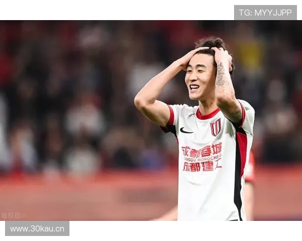 半场成都一比二町田韦世豪破门 半场成都一比二町田韦世豪破门